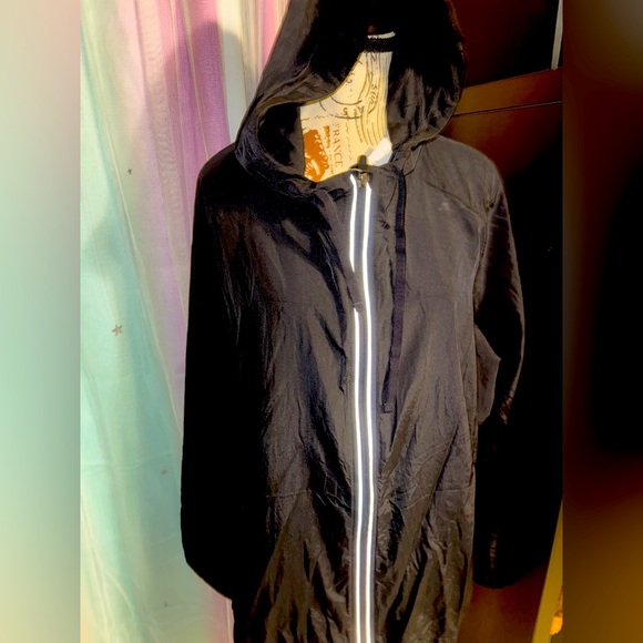 Camilla Jacket Breeze on by Black with while trim - Picture 1 of 6